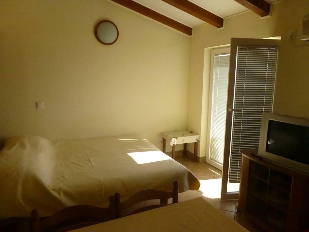 Apartments Vila Lavanda Omišalj Extérieur photo