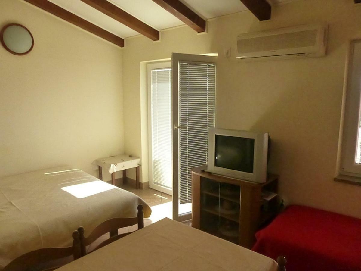 Apartments Vila Lavanda Omišalj Extérieur photo