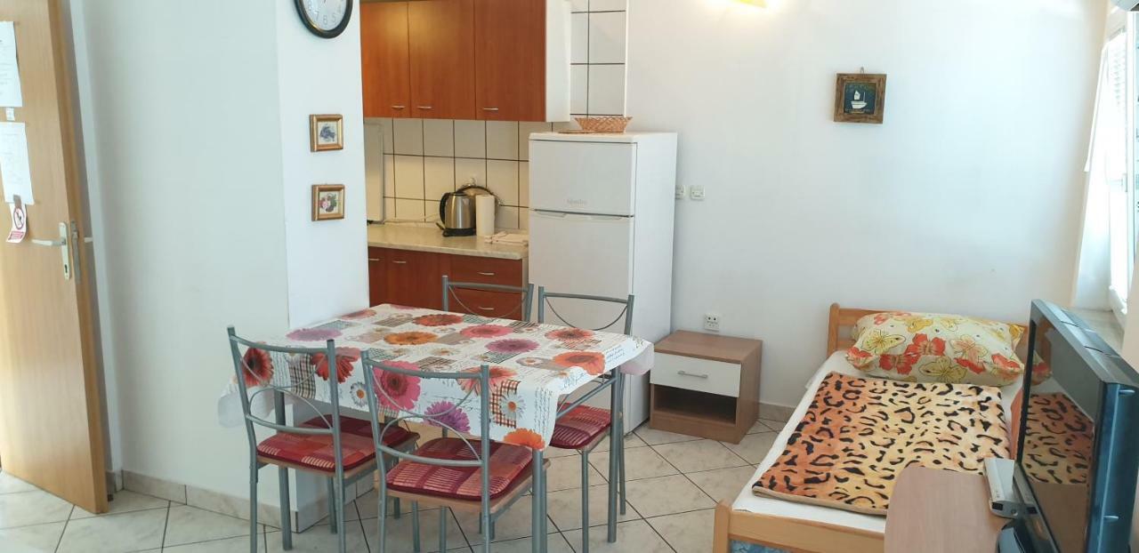 Apartments Vila Lavanda Omišalj Extérieur photo
